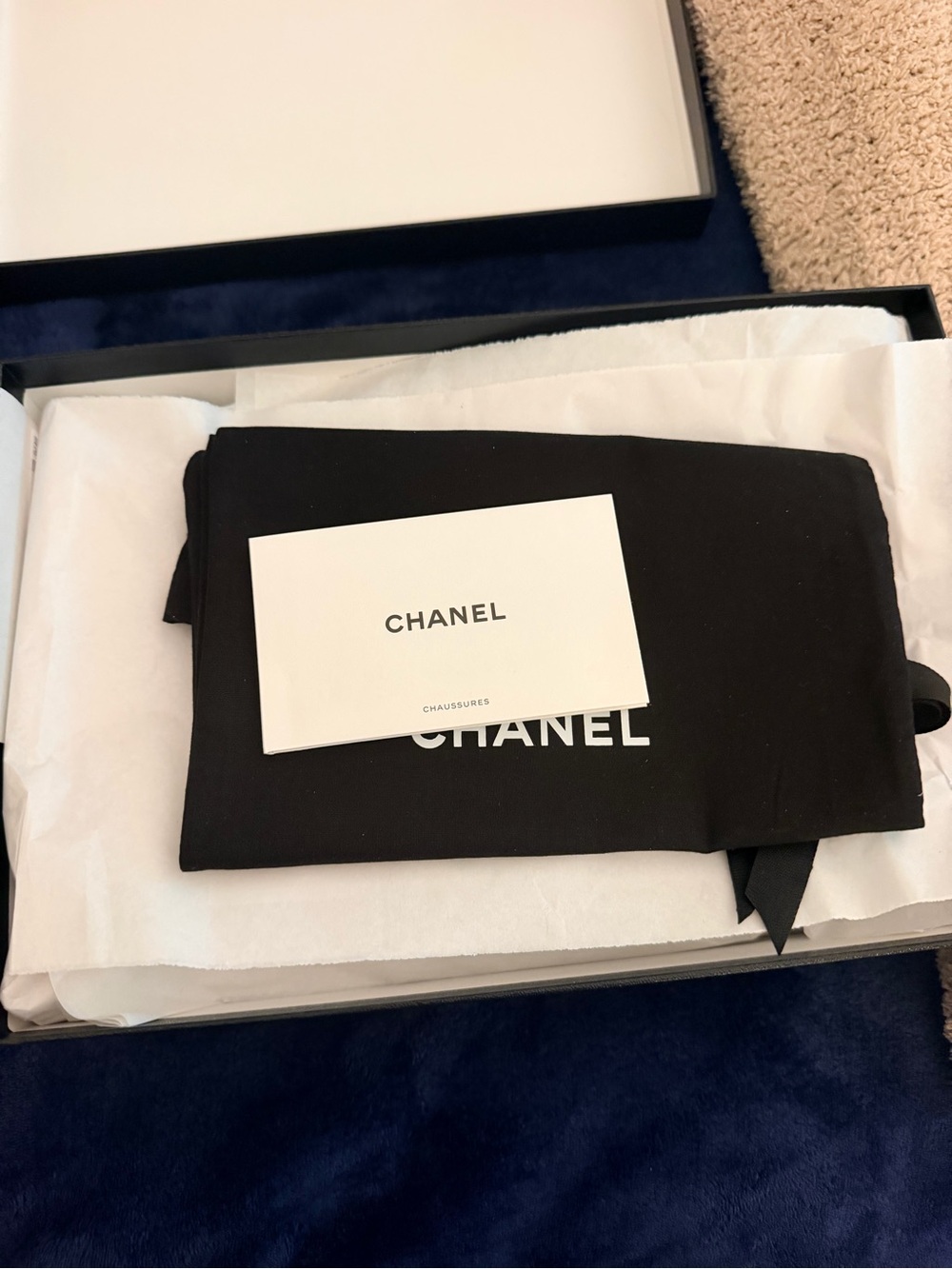 CHANEL White Leather Thong Sandals with Black Patent CC Logo - Picture 6 of 6